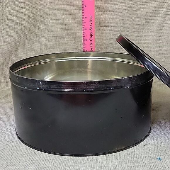 Vintage black metal cookie tin 10" x 5" - Picture 2 of 7